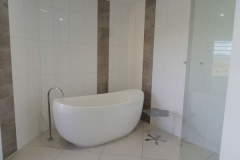 New Home at Kairi on Atherton Tablelands built by Ian Byrnes Building Bath New Home at Kairi on Atherton Tablelands built by Ian Byrnes Building Bath